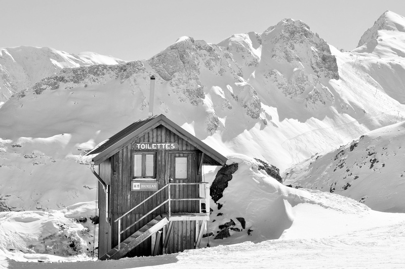 mountaineering, house, nature, day, tranquility, white, building, chalet, mountain, mountain peak, non-urban scene, tranquil scene, no people, cold temperature