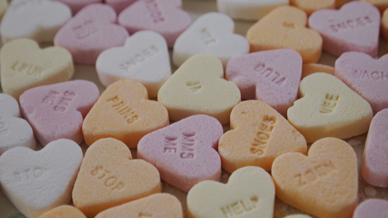 photo, pastel colors, candy, temptation, 4K, heart shape, letters, shape, close-up, pills, large group of objects, delicious, hear, candy heart, indulgence