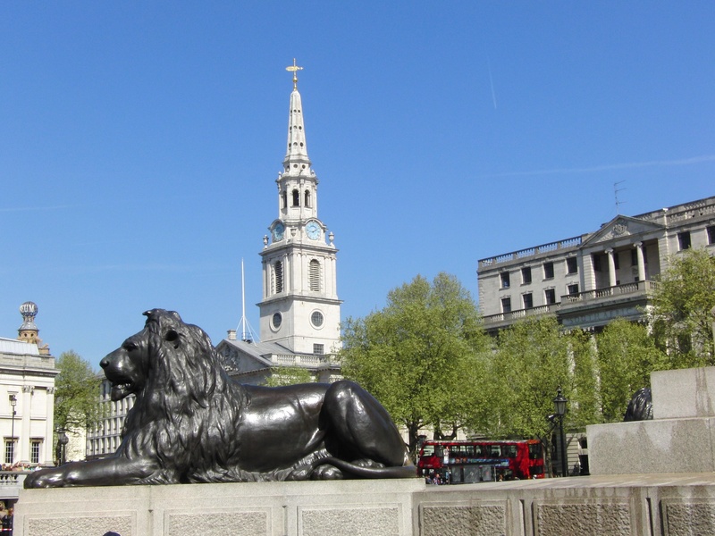 lion, human representation, united kingdom, blue, kingdom, travel destinations, trafalgar square, male likeness, art and craft, building, clear sky, the past