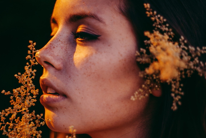 face, looking away, 1080P, women, Skye Thompson, freckles, brunette, Ruby James, flowers
