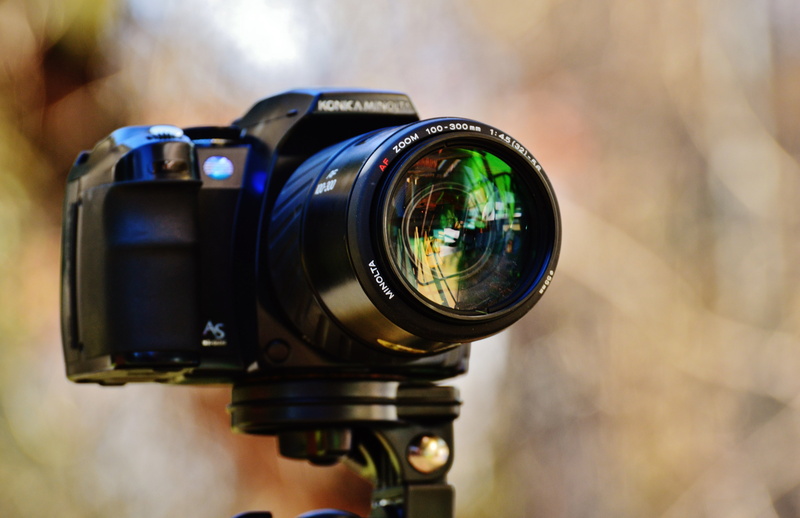 focus on foreground, camera, minolta, lens, lens - optical instrument, photographic equipment, konica, old camera, black, camera - photographic equipment
