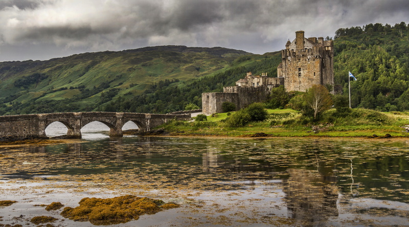4K, castle, Scotland, island, Eilean Donan, bridge, lake, clouds, forest, mountains, Eilean Donan Castle, Loch Duich