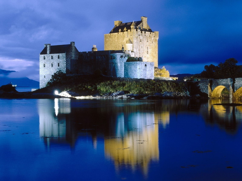medieval, old, built structure, outdoors, Castle, lake, nature, illuminated, dusk, Island, travel destinations, no people, sky, the past, River, Night