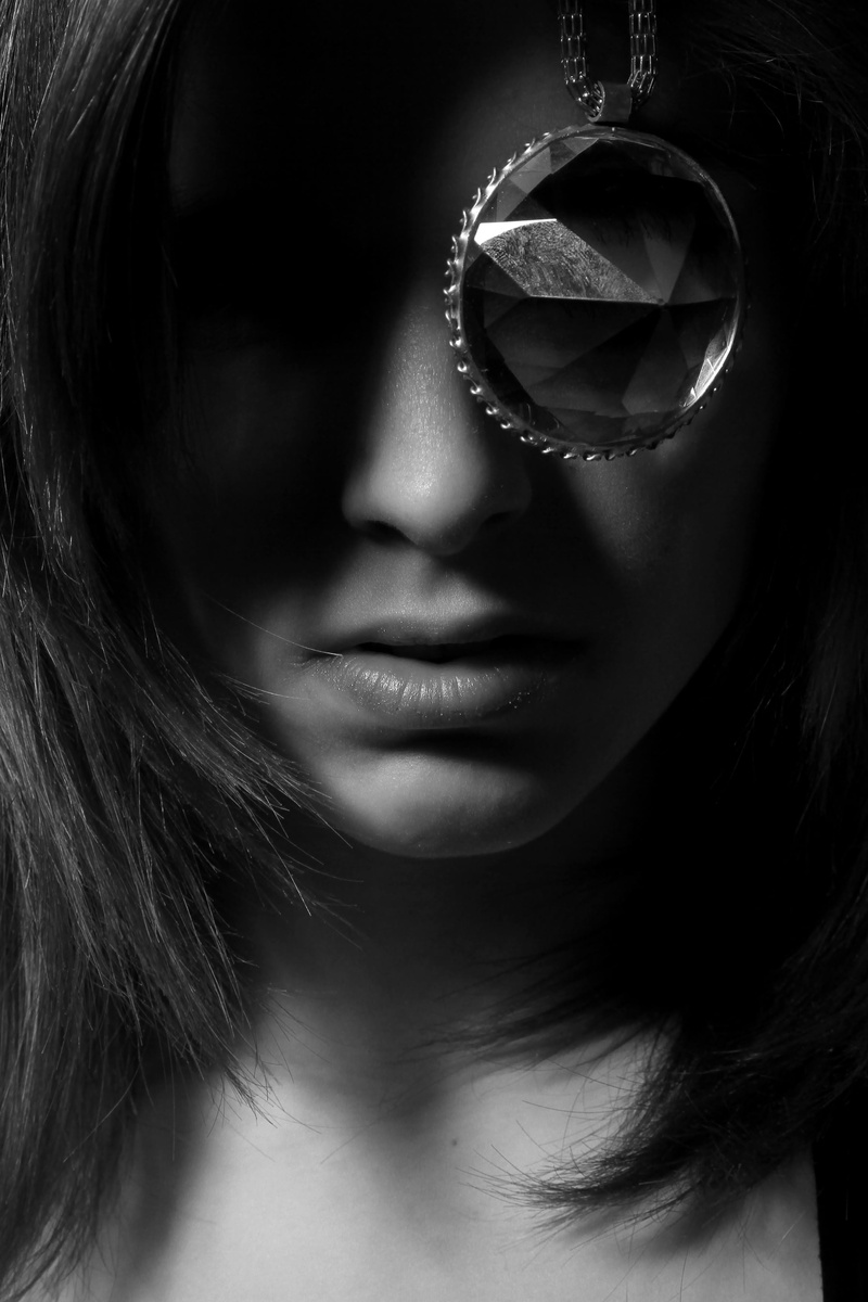 womens, human face, studio, jewelry, the young woman, young women, fine arts, adults only, young girl, women, overview, luxury, black and white, young adult