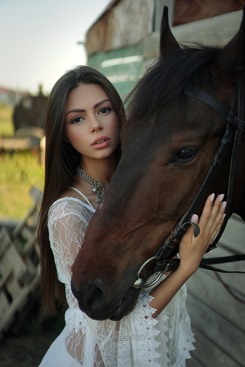 Vyacheslav Kholodilov, blush, straight hair, white clothing, women, 1080P, dress, makeup, looking at viewer, dark hair, horse, necklace, long hair