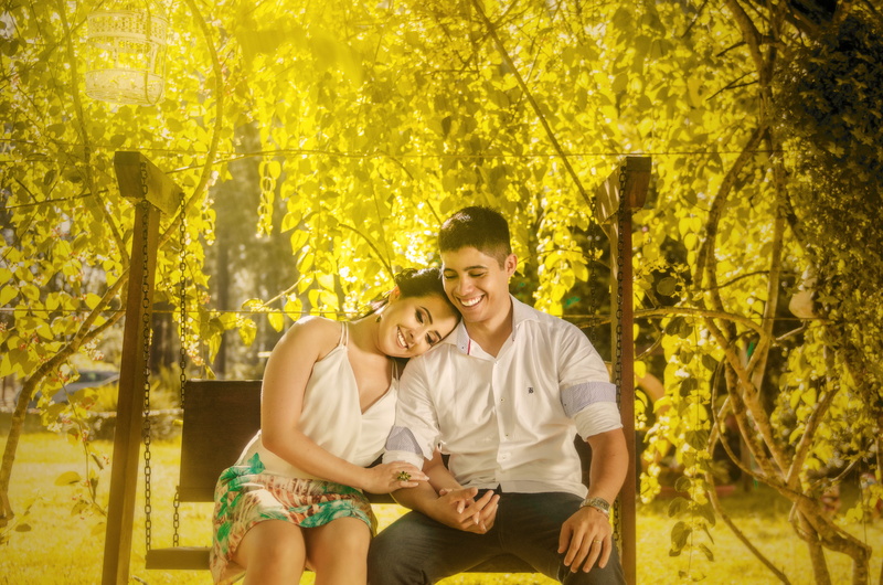 young couple, photoshop, love, magic, outdoors, men, @gabrielsilveriofotografia, tree, brazil, gabriel silvério fotografias, romantic couple sitting under a tree