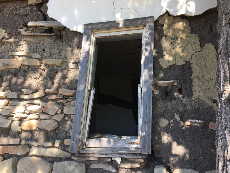 architecture, building, abandon, outdoors, Pioneer, entrance, residential building, open, House, door, broken, prairies, primitive, Sod House, no people