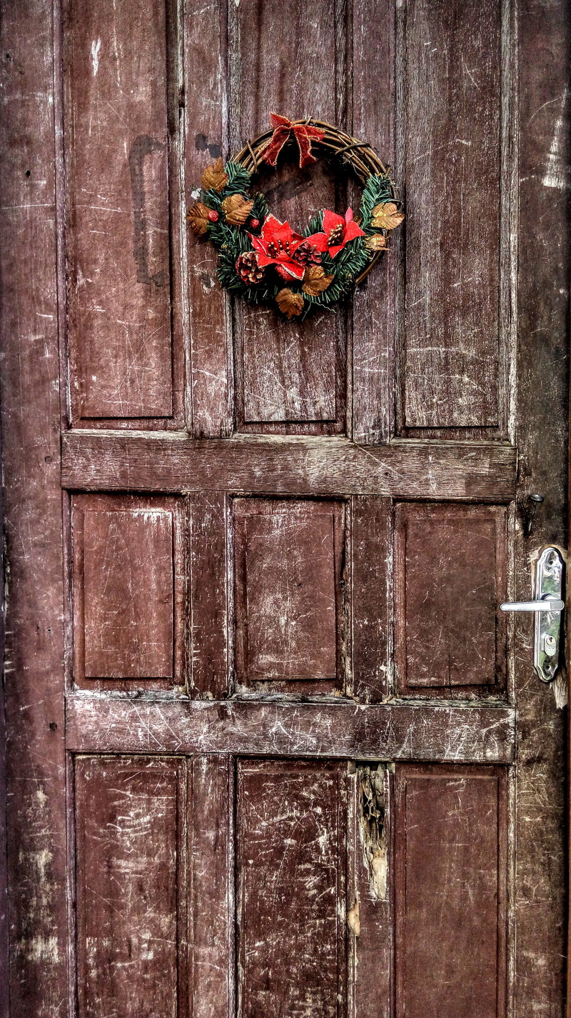freshness, flowery, built structure, of wood, wreath, outdoors, home, no people, wall - building feature, fragility, wood, architecture, wood - material