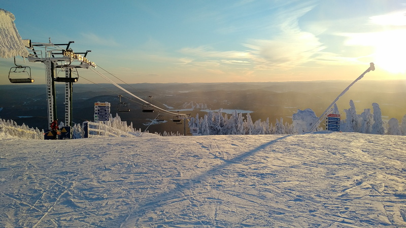 snowboard, frozen, cloud - sky, sun, cold temperature, tranquil scene, 5K, nature, cold, no people, field, outdoors, ski, covering, lift, sunset, sunlight