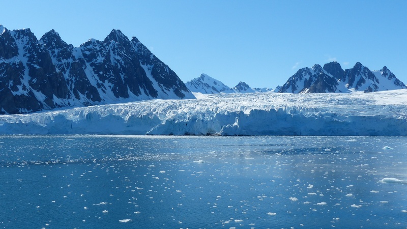 snow, iceberg, still, nature, winter, outdoors, sea, blue, cold temperature, mountains, frozen, sunny, melting, no people, mountain, scenics - nature, glacier