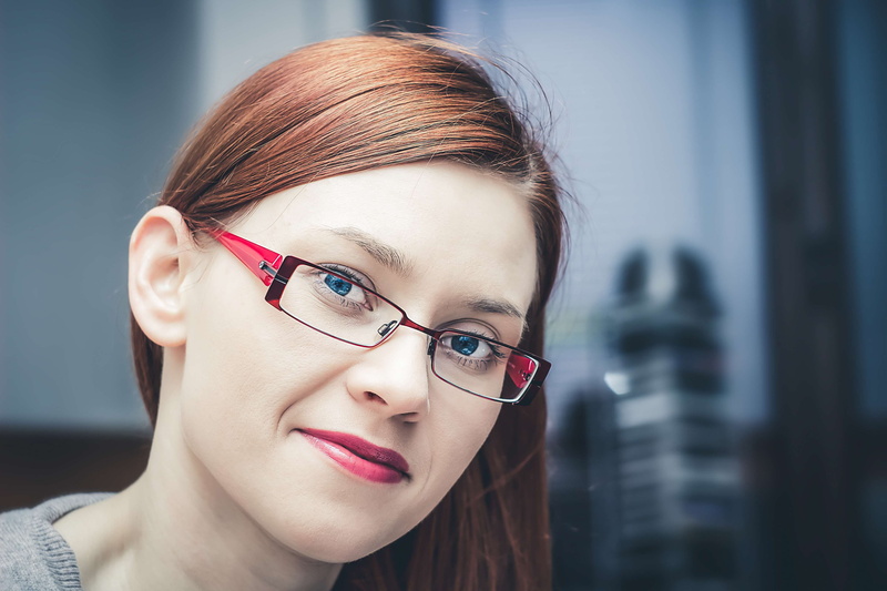 business, indoors, 4K, young adult, females, fashionable, beautiful woman, businesswoman, expertise, canon 60d, women, aspirations, close-up, glasses