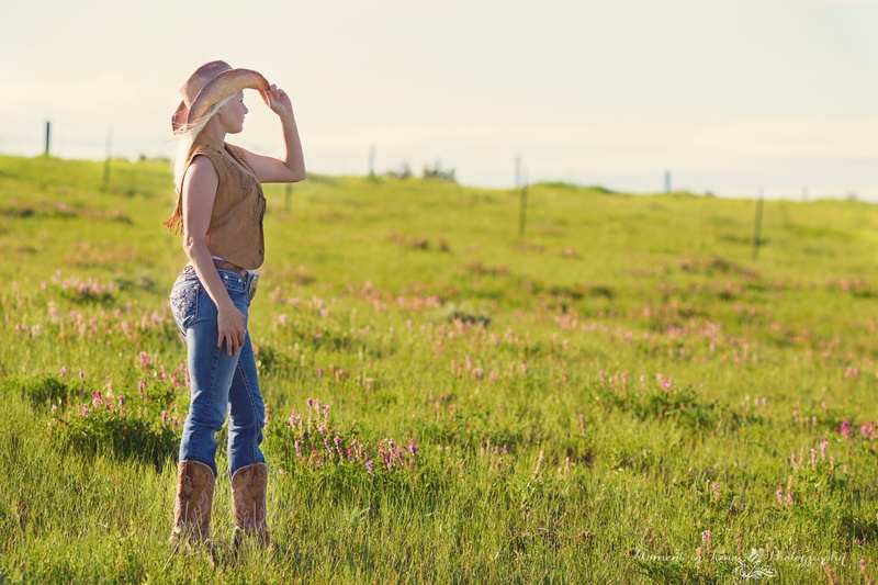 happiness, meadow, lifestyles, field, landscape, country, hat, girl, summer, nature, portrait, sky, rural Scene, adult, 5K, beauty in nature, environment