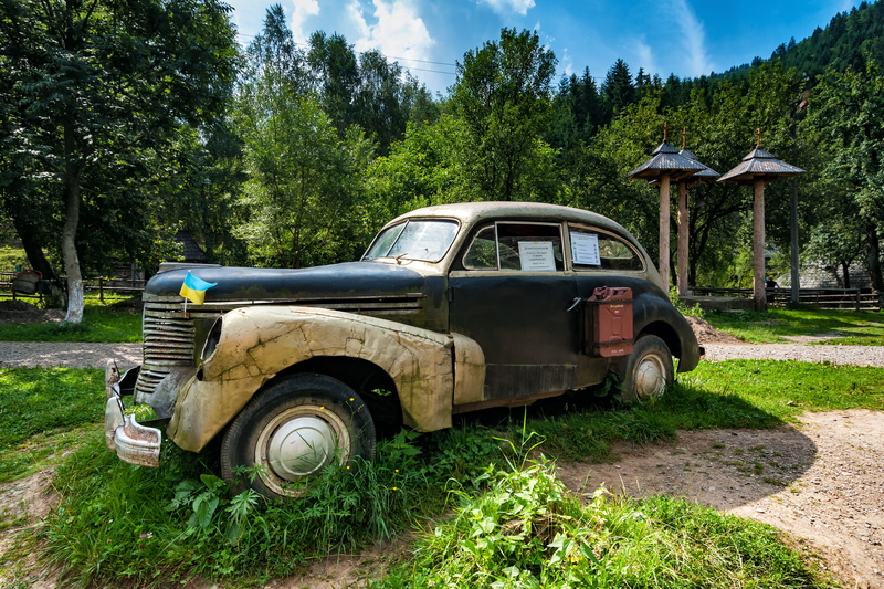 tree, land, no people, 4K, old-fashioned, growth, road, land vehicle, sunlight, kolochava, day, mountains, landscape, Zakarpattya, grass, nature, abandoned