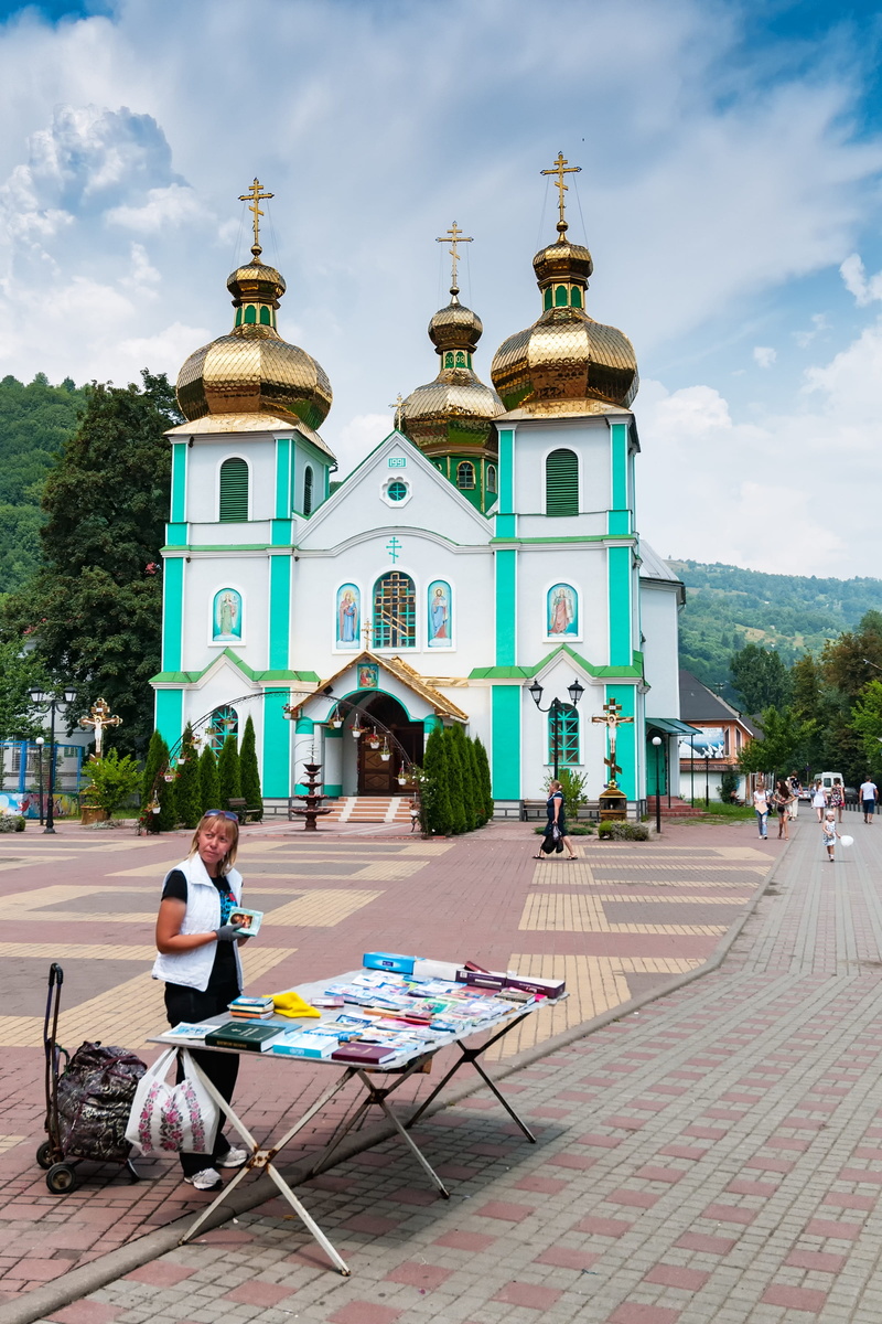 religion, transcarpathia, Carpathian Mountains, built structure, landscapes, road, outdoors, women, architecture, spirituality, seat, Ukraine, adult, men