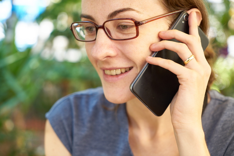 smartphone, holding, front view, 5K, laugh, digital, smart phone, photo, modern, wireless technology, portrait, happy, mobile phone, electronic, connection
