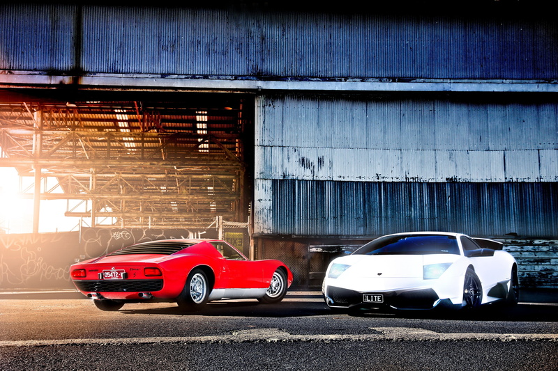the sun, day, city, wall - building feature, LP670-4, Blik, outdoors, transportation, red, stationary, 4K, mustang, mode of transportation, architecture
