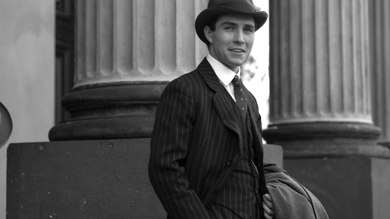 Jared Daperis, 4K, Underbelly Squizzy, Most Popular Celebs in 2015, photo, suit, actor, man, grayscale, Best TV Series of 2015, wearing