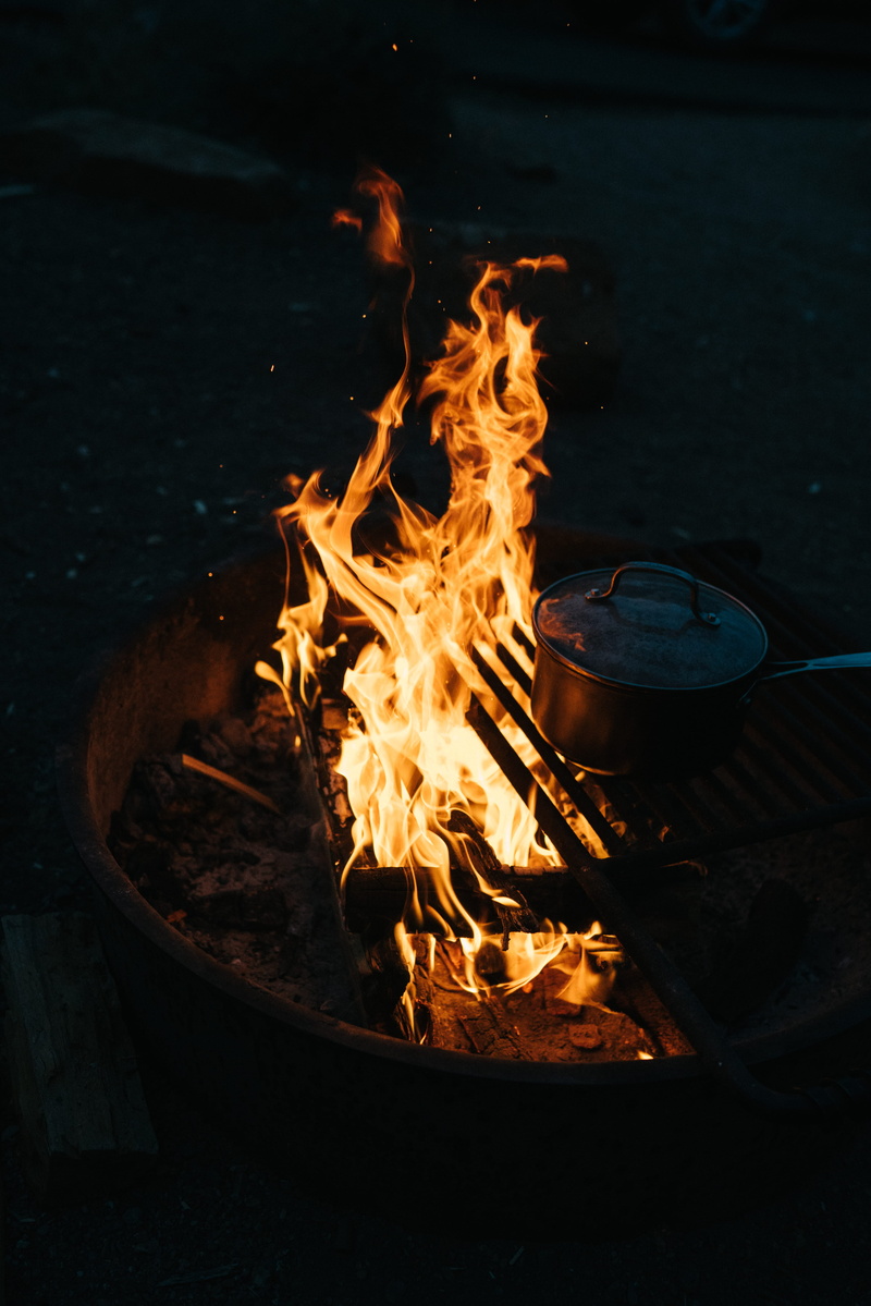restaurant, burn, black Color, color Image, food, red, wood - Material, 5K, heat, flame, outdoor, fire - Natural Phenomenon, spark, heat - Temperature