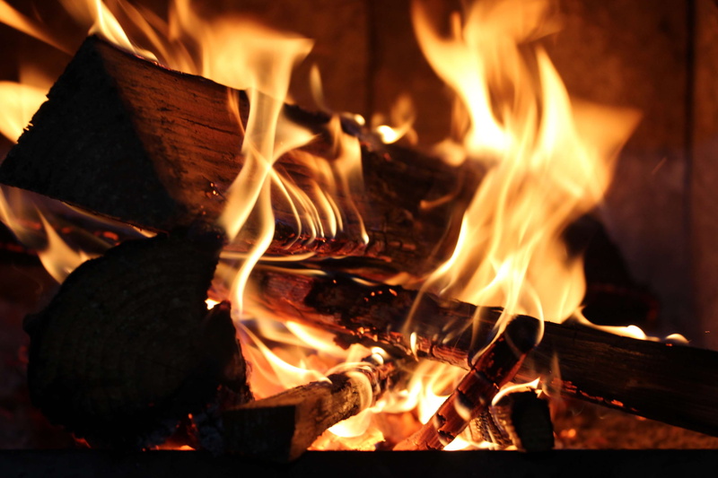 wood, heat, flame, fire, 4K, motion, log, wood - material, burning, fireplace, night, fire - natural phenomenon, warmth, fireside, nature, campfire, orange color