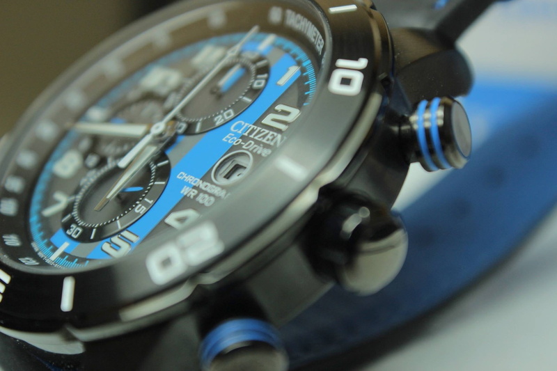 no people, video, blue, metal, automobile, steel, extreme close-up, chronograph, wheel, accuracy, instrument, modern, transportation, wealth, day, close-up