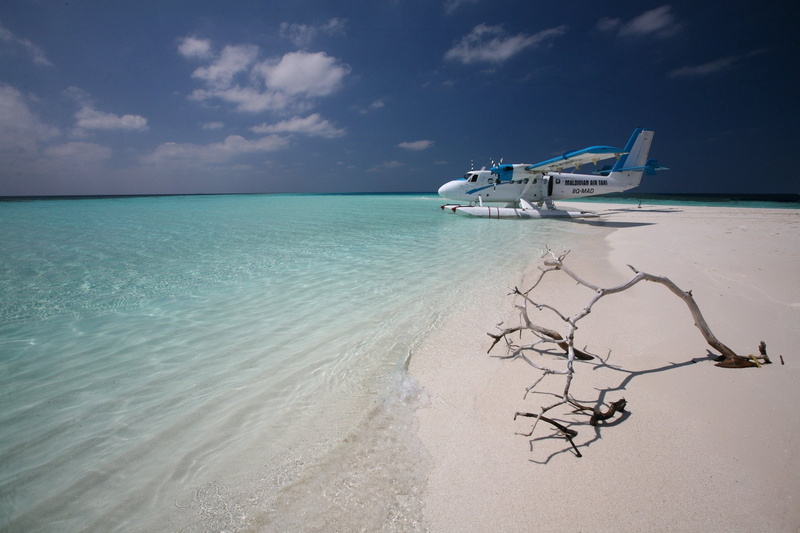 water, cloud - sky, nautical vessel, De Havilland, Airplane, outdoors, 1080P, Aircraft, sand, Cloud, Beach, vacations, yacht, transportation, Sea, sky