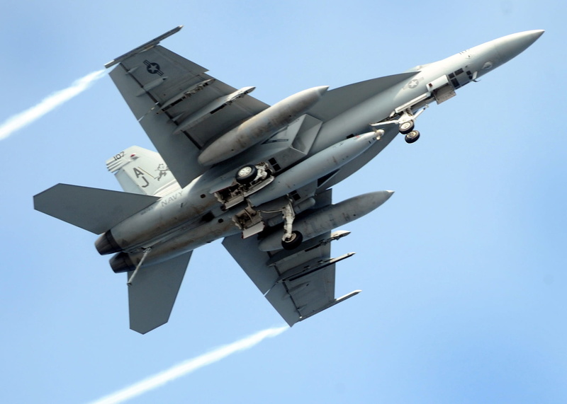 airplane, blue, Plane, army, day, motion, air force, Aircraft, nature, Jet, Jet, transportation, flying, no people, contrails, mode of transportation, Military