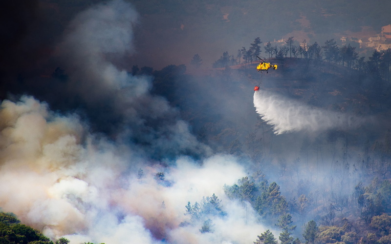 fog, 1080P, helicopter, color, forests, devastation, water, drops, nature, vehicles, trees, flames, mist, destruction, landscapes, vapor, smoke, fire