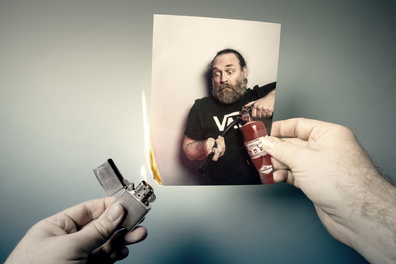 1080P, fire, a fire extinguisher, people