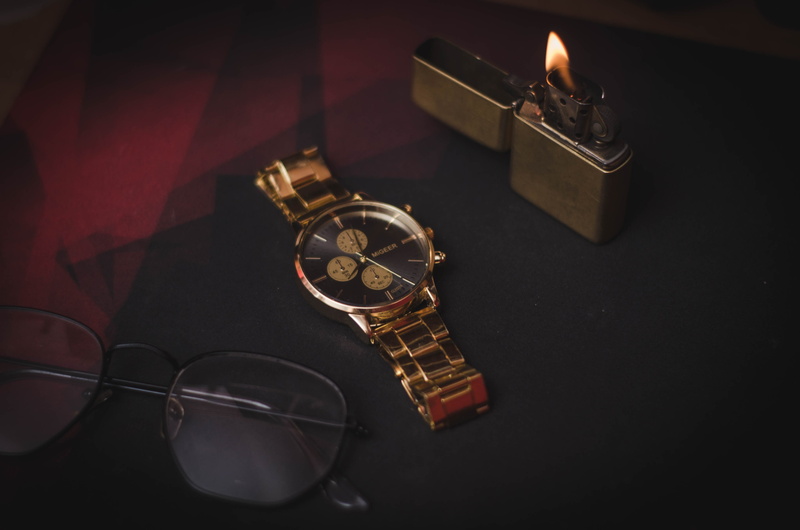 flame, black background, clock, hand, accuracy, jewelry, colored, wristwatch, analog clock, bronze, still life, gold, table, 4K, accessories, chronograph