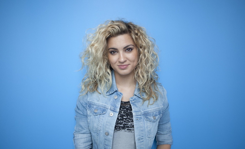 1080P, Singers, Tori Kelly