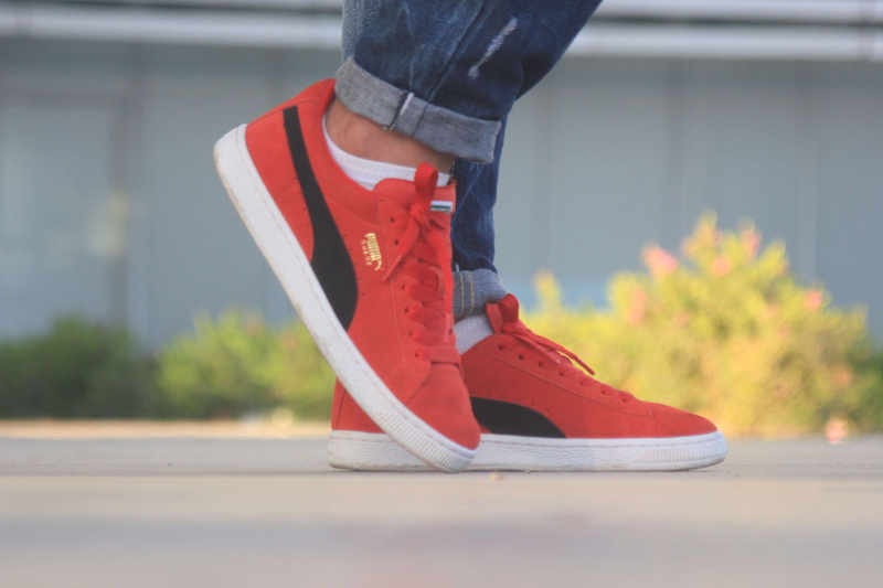 sock, human foot, human body part, human limb, puma, sport, day, outdoors, adult, jeans, shoes, city, architecture, shoe, casual clothing, body part, 4K