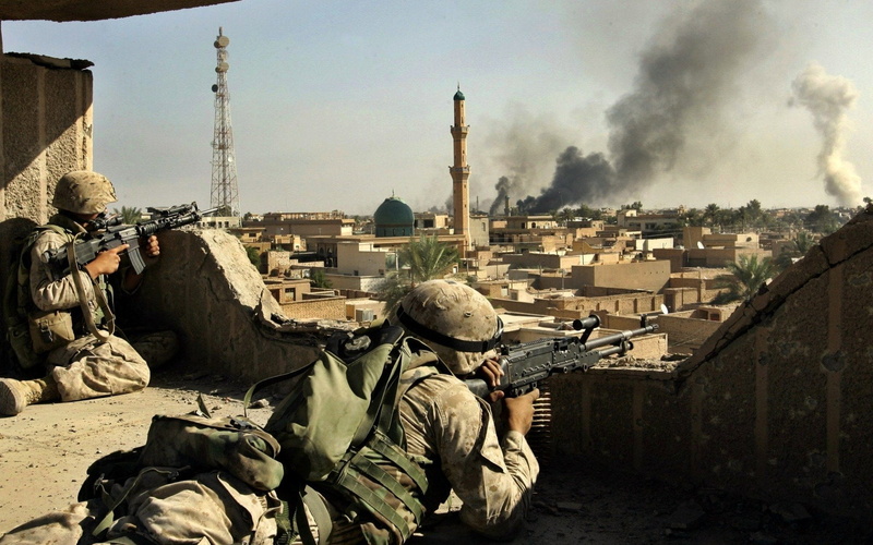 clothing, 1080P, assault, machine gun, built structure, gun, military, architecture, uniform, War and Army, rifle, armed forces, war, shooting a weapon