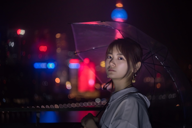 headshot, apparel, night club, casual clothing, lifestyles, pub, light, clothing, spotlight, flare, keyboard, childhood, led, 5K, leisure activity, real people