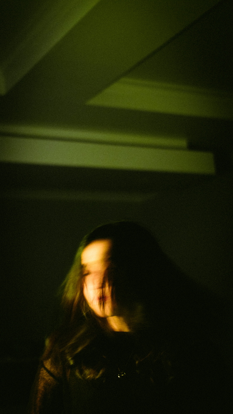 front view, neck, piano, portrait, led, headshot, leisure activities, adult, light, lifestyles, women, clothing, shadow, motion, pianist, leisure activity