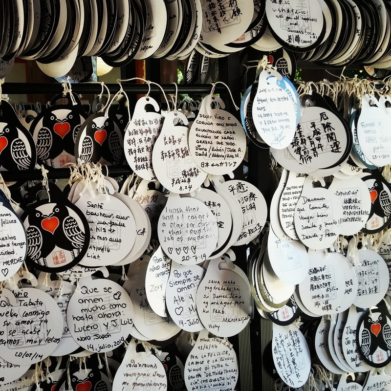 messages, market stall, large group of objects, retail display, abundance, superstition, for sale, order, variation, sale, love, 1080P, non-western script