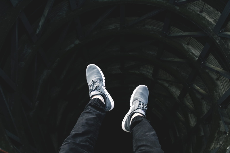 human Foot, 720P, sneaker, nature, showing, lifestyles, person, walking, real people, lace, shoe, black Color, leisure activity, feet, body part, one Person