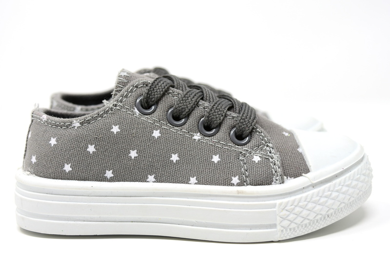 pattern, shoe, 5K, hat, small, shoelace, white background, sneaker, fabric, fabric shoes, focus on foreground, indoors, childrens shoes, cute, lace - fastener