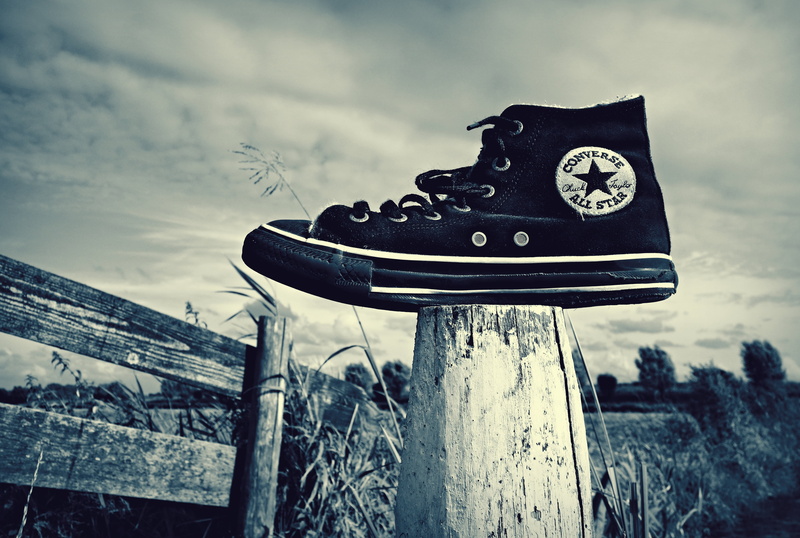 star, low angle view, female, sky, day, converse, shoe, black, environment, plant, high, architecture, winter, sport shoe, outdoors, design, representation