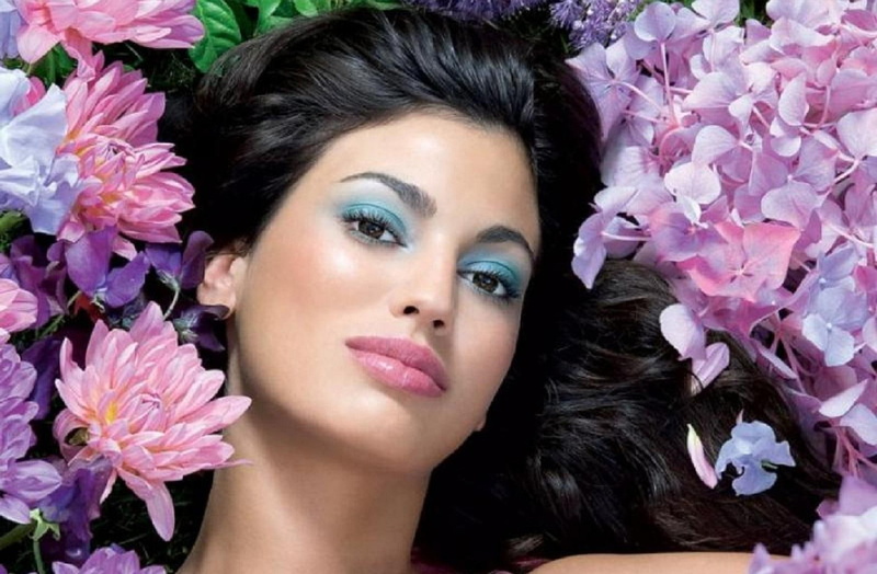 flowers, girl-with-flowers, face, beautiful, beauty, 720P, serene, woman, lovely, photography, girl