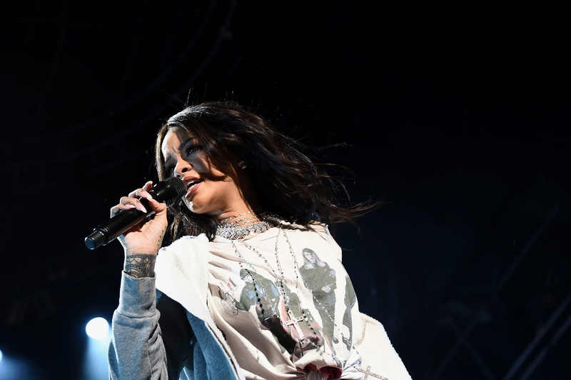 one Person, young Adult, real people, copy space, hair, people, young women, beautiful, singer, hairstyle, stage - Performance Space, caucasian Ethnicity