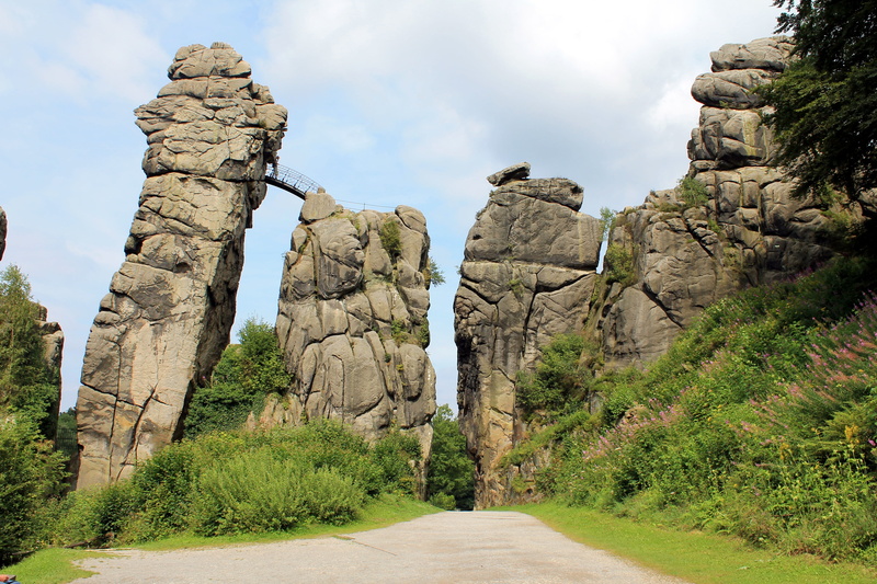 day, cloud - sky, non-urban scene, mountain, landscape, daytime, tree, outdoors, land, 4K, rock, solid, sky, rock formation, tranquil scene, rock - Object