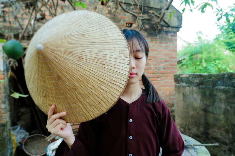4K, eyes, real people, lifestyles, headshot, hairstyle, obscured face, long hair, clothing, day, portrait, hair, asian style conical hat, closing, hat