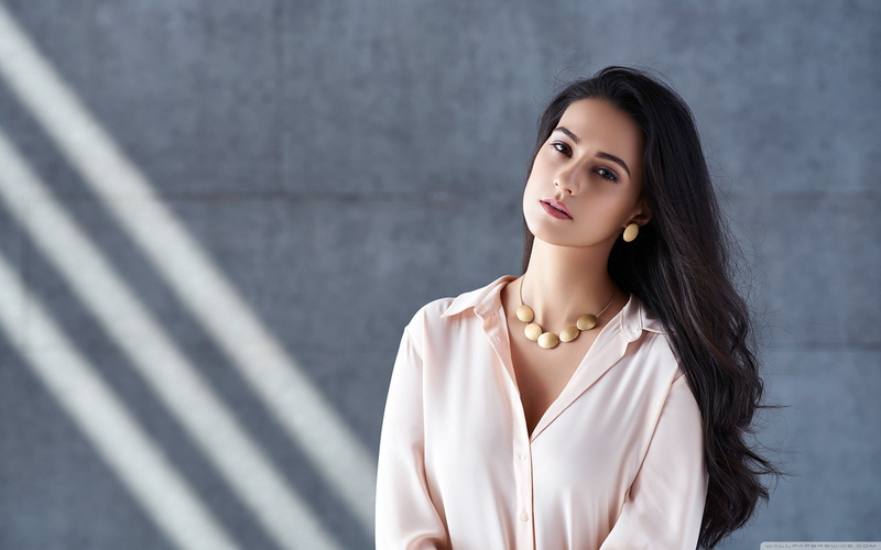 long hair, 2K, neckless, women