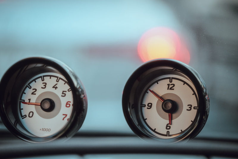 circle, traffic jams, the instrument panel, the traffic light, car, work time, control, focus on foreground, no people, time, rush, clock, still life, table