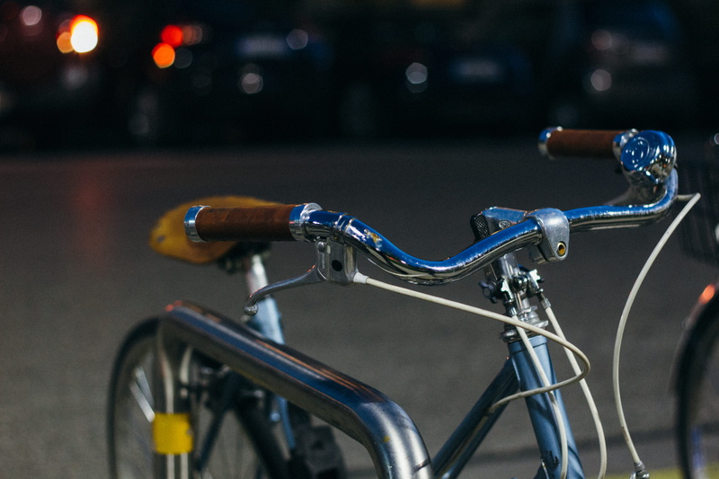 travel, handle, land vehicle, close-up, lights, suisse, focus on foreground, sport, road, bycicle, transportation, 5K, mode of transportation, bokeh, night