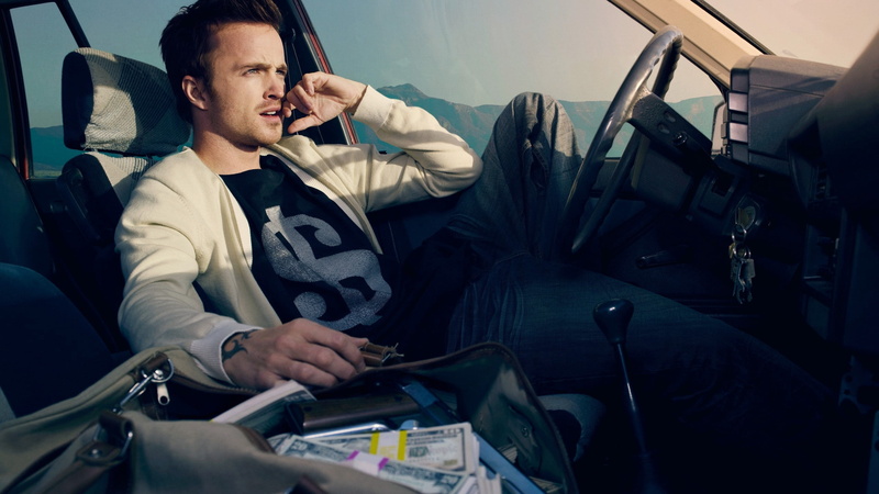 using phone, driver, land Vehicle, men, communication, occupation, one Man Only, vehicle Seat, lifestyles, driving, smiling, real people, sitting, steering Wheel