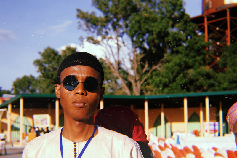 focus on foreground, mature men, sunglasses, eyewear, pose, person, nature, outdoors, day, glasses, 4K, lifestyles, leisure, headshot, daylight, looking at camera