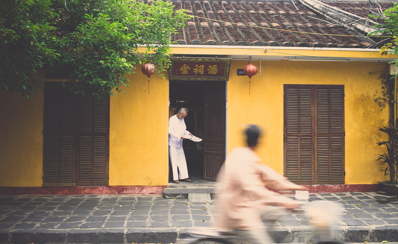 asian, outdoors, china, asia, adult, women, lifestyles, village, real people, driving, door, home, leisure activity, street, asium, men, motion, lantern