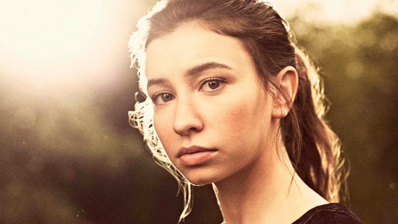 beauty, teenager, looking, 2K, portrait, young women, headshot, beautiful woman, The, looking at camera, one person, adult, focus on foreground, Dead