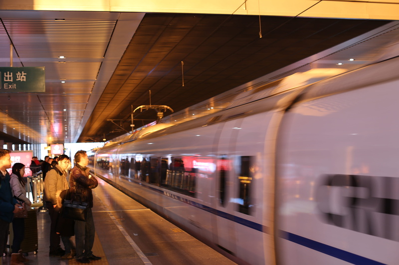sunset, lighting, 5K, architecture, passenger, human, transportation, outdoors, vehicle, real people, subway, railway, china, rail transportation, railroad station platform